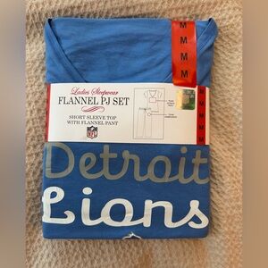Detroit Lions Women’s Flannel PJ Set